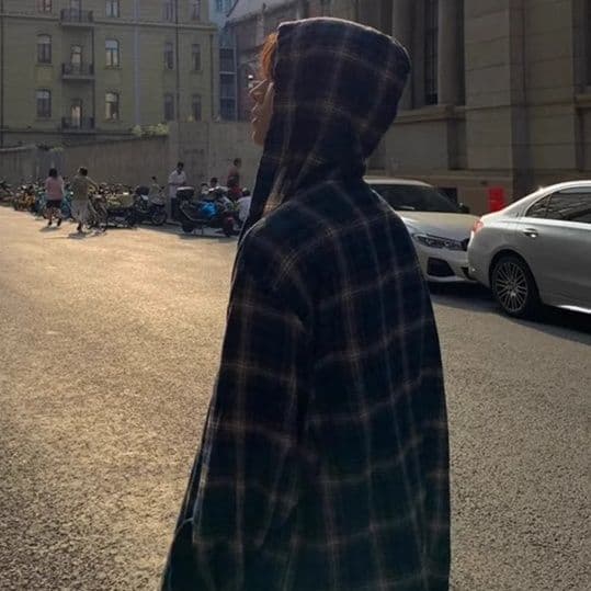 柄シャツ フード付きゆったり柄シャツ