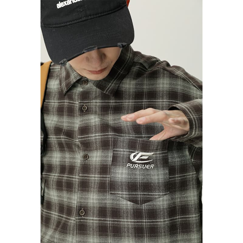 カジュアル柄シャツ ワッペンデザイン