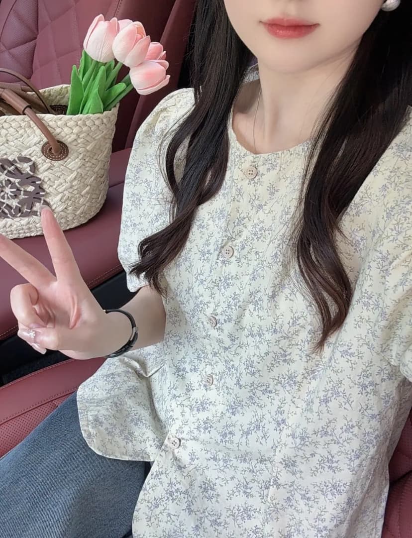 柄シャツ 優美な小花ブラウス