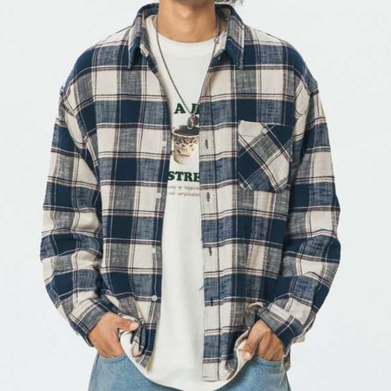 ゆったりシルエット 柄シャツ