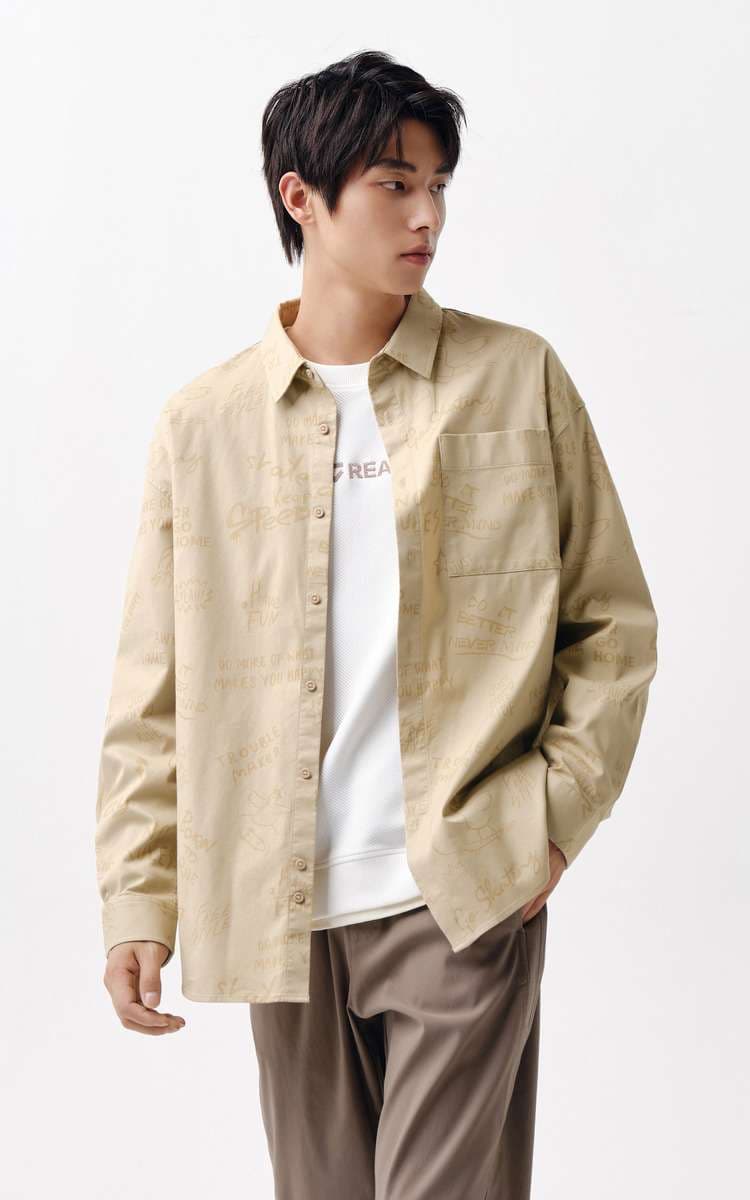総柄シャツ　ポップレタリング総柄シャツ