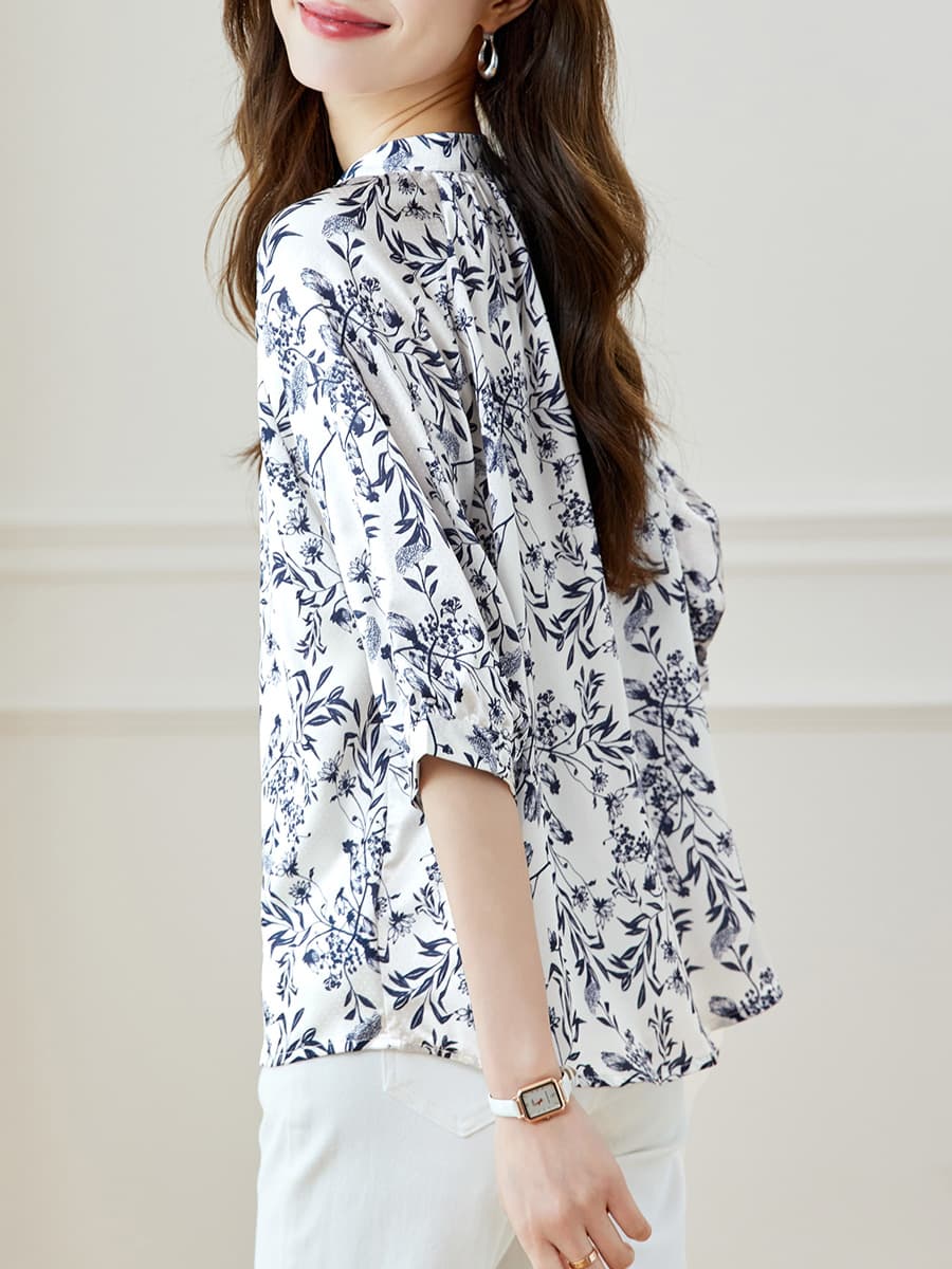 柄シャツ 草花舞う優美ブラウス