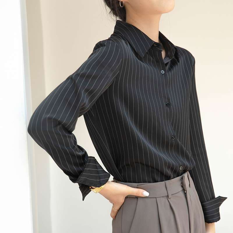 黒柄シャツ 上品ストライプ柄コットンシャツ