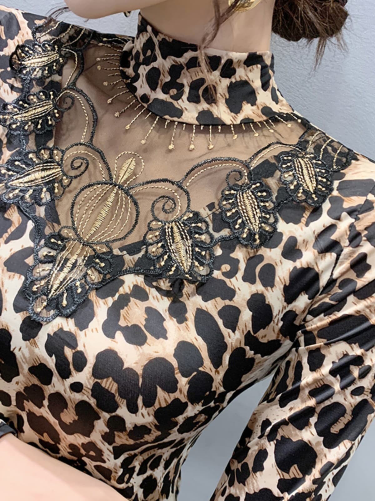 柄シャツ 優美刺繍シースルーヒョウ柄トップス