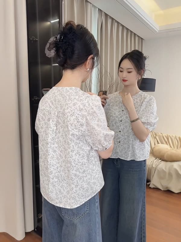 柄シャツ 優美な小花ブラウス