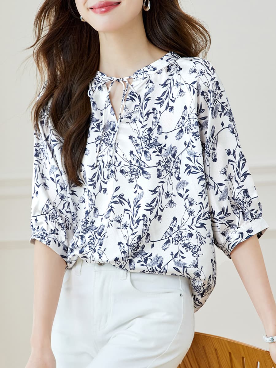 柄シャツ 草花舞う優美ブラウス