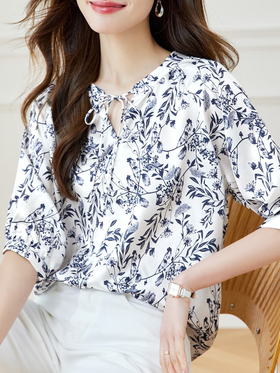 柄シャツ 草花舞う優美ブラウス