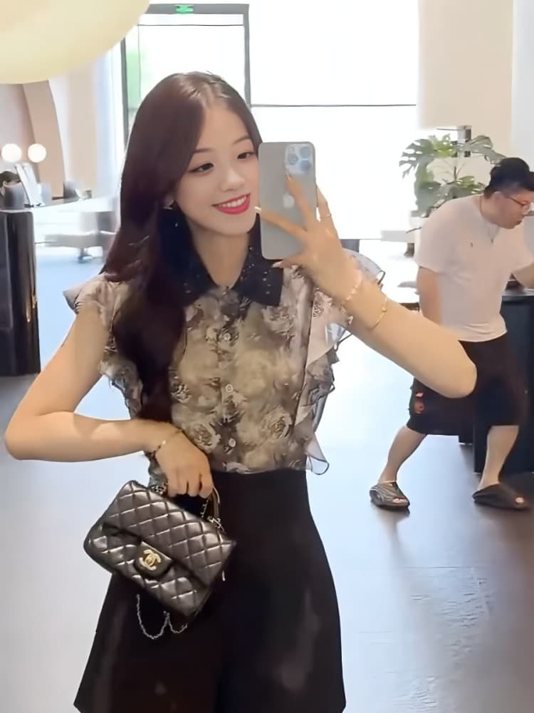 柄シャツ 優雅な花影シアーブラウス