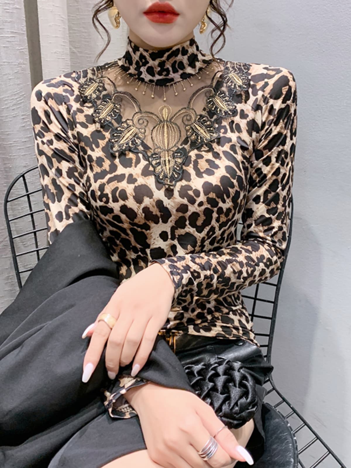 柄シャツ 優美刺繍シースルーヒョウ柄トップス
