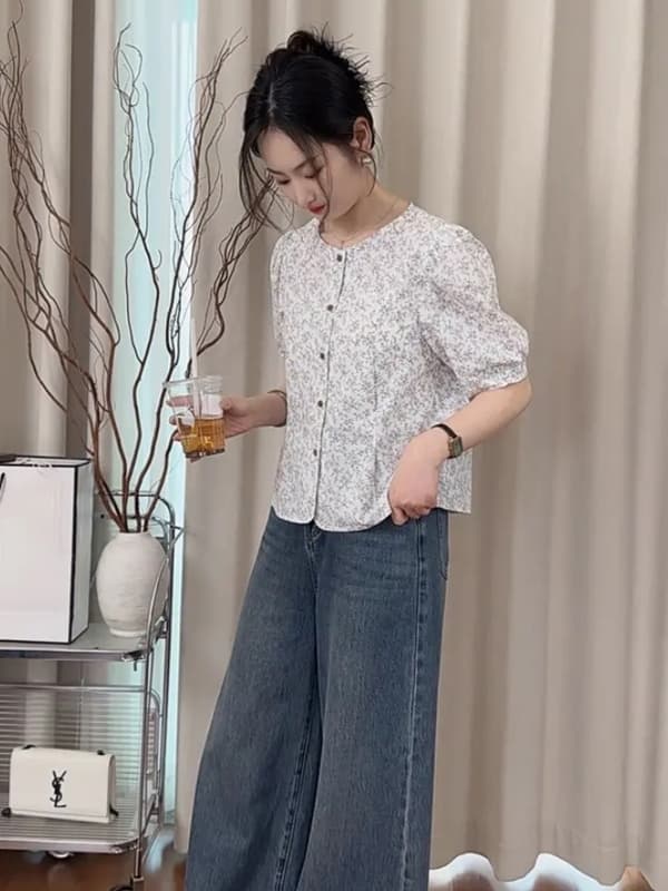 柄シャツ 優美な小花ブラウス