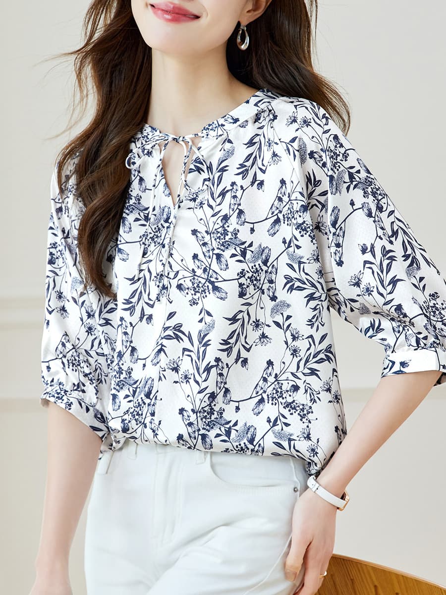 柄シャツ 草花舞う優美ブラウス